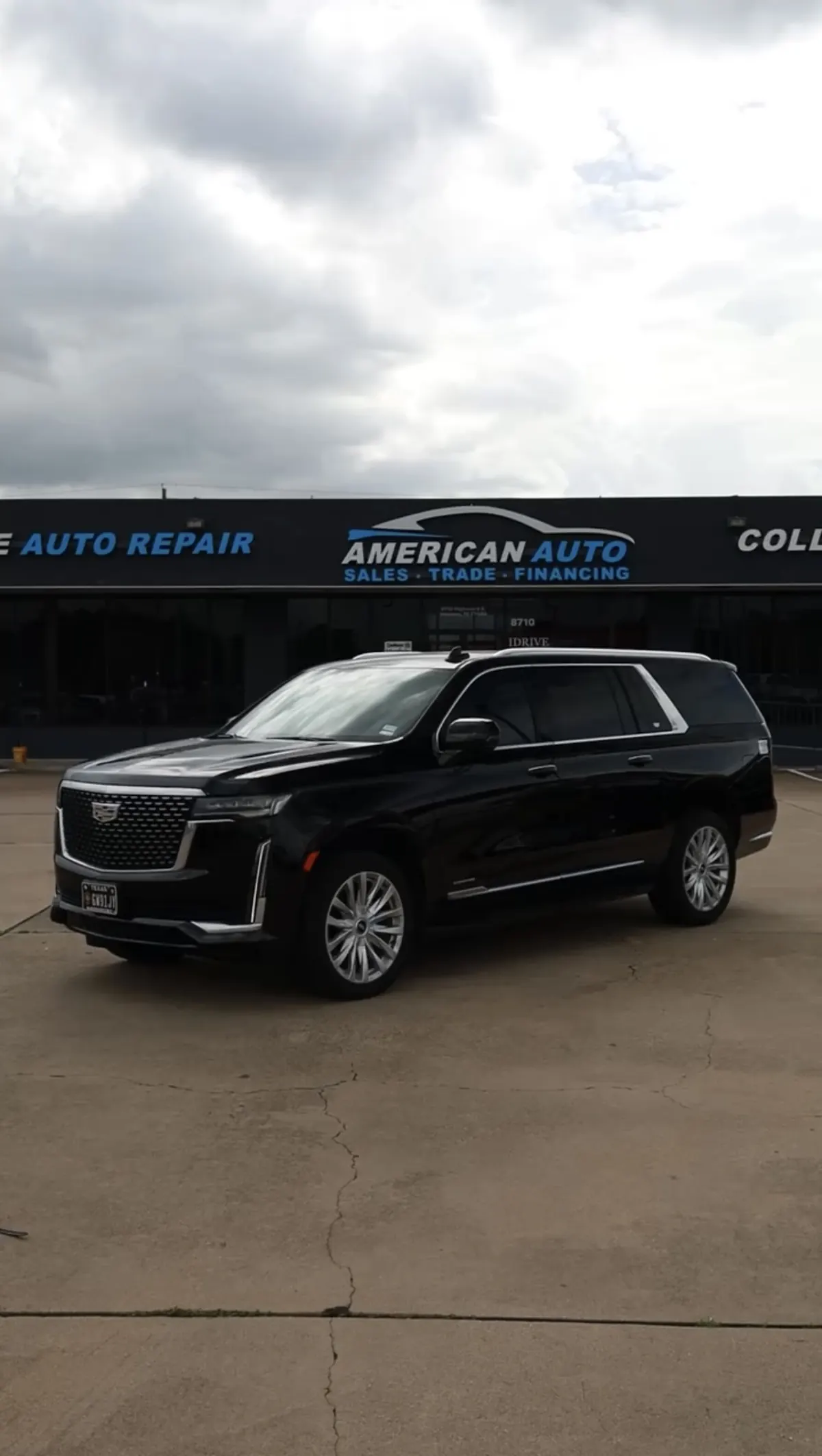 Cadillac SUV at American Auto near Sugar Land, TX