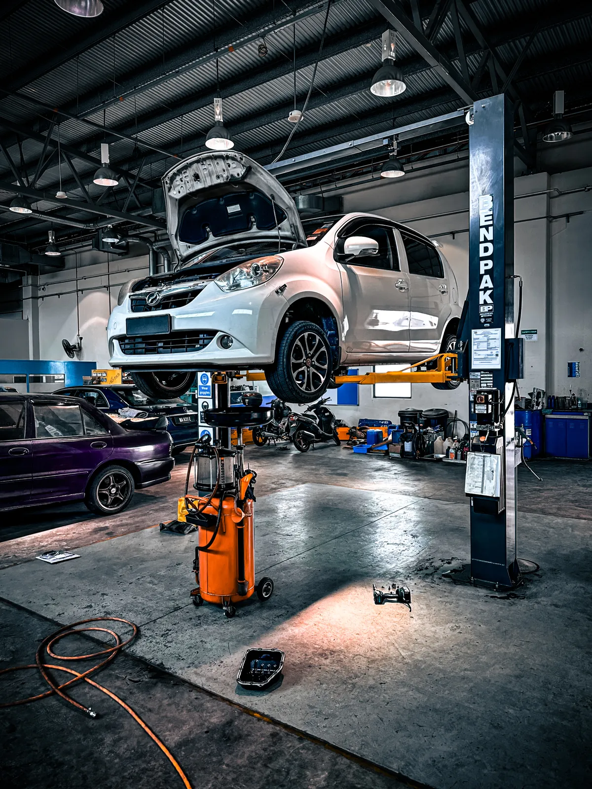 Engine replacement and diagnostics service for Sugar Land drivers at American Auto