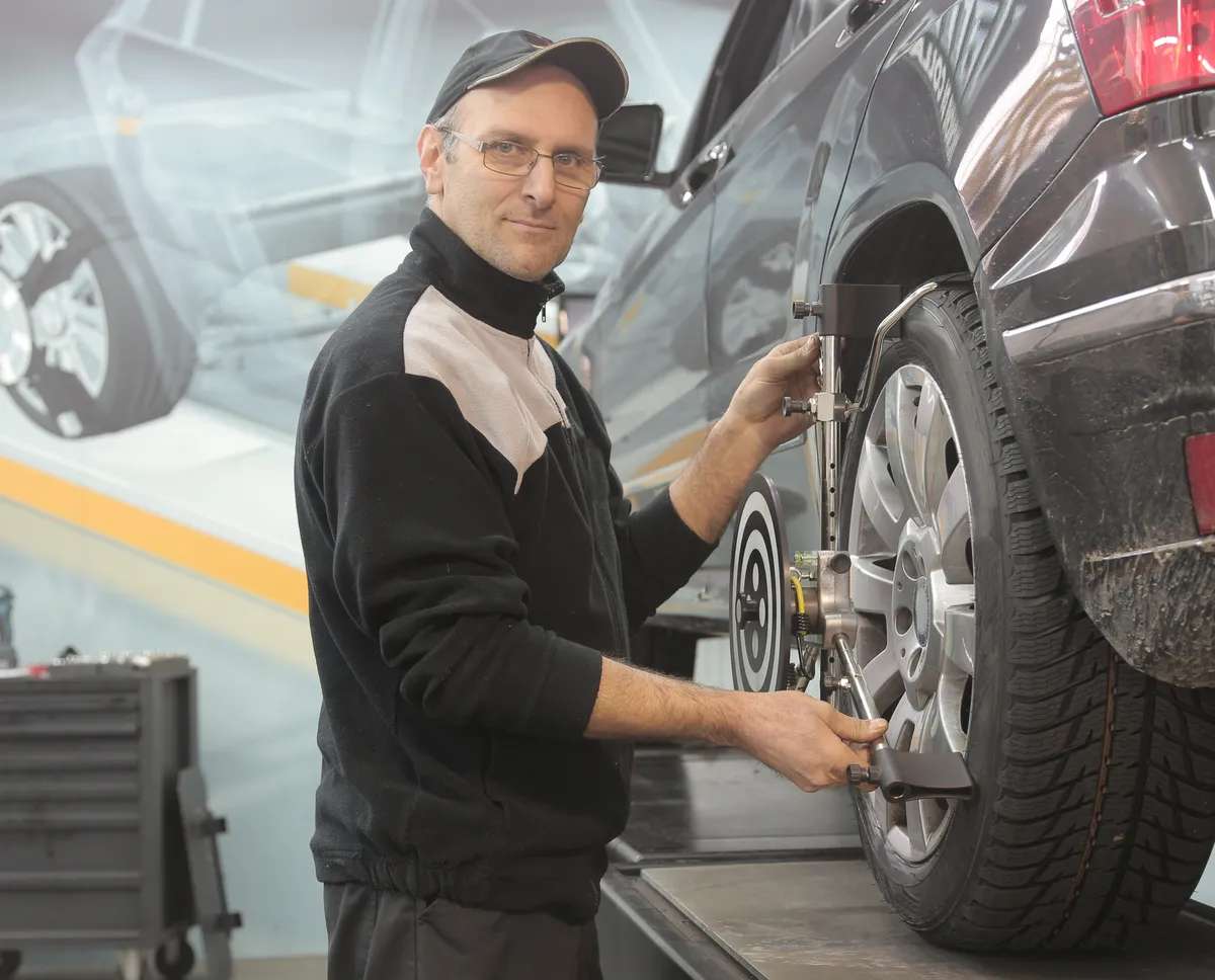 Precision wheel alignment service for Houston and Sugar Land drivers